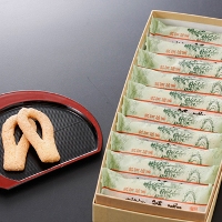 小堀菓舗「氣比の松葉焼 2本入×10袋入」 胡麻風味の手焼き煎餅